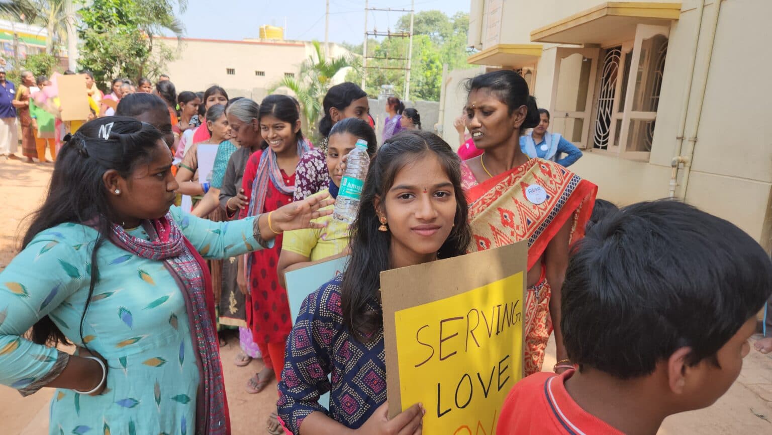 Volunteers for hunger-free future